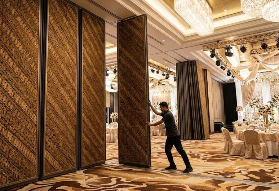 Partisi Geser SOREPA pada ballroom